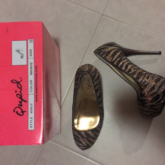 Shoes - Picture 2 of 4